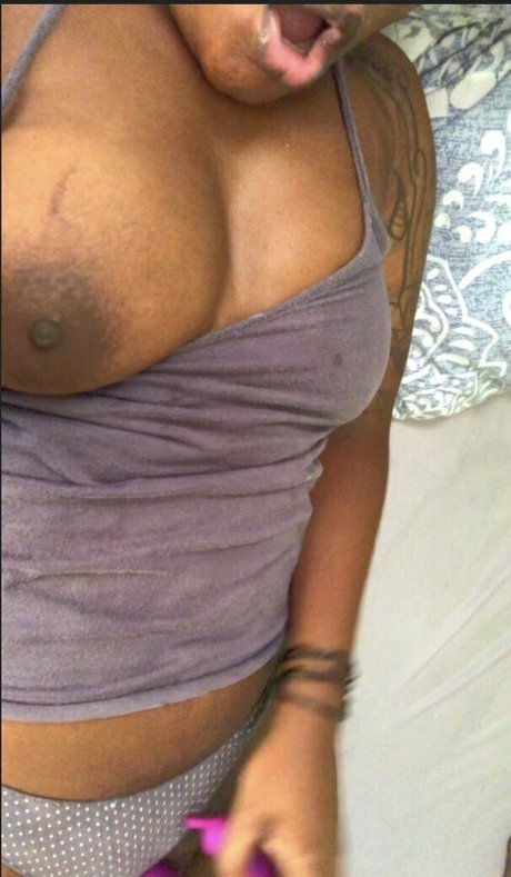 Foto di nudo di fuga di OnlyFans di Sashigapeteaser