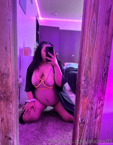Foto di nudo di fuga di OnlyFans di Alazey05