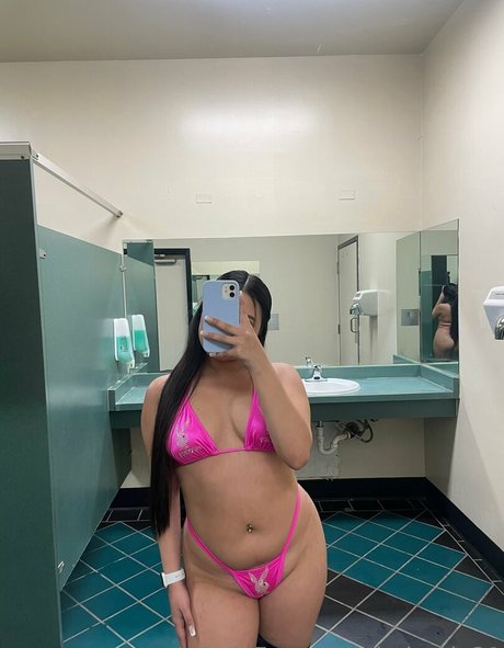 Foto di nudo di fuga di OnlyFans di Babyaly21