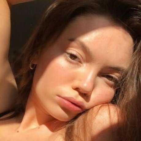 Foto di nudo di fuga di OnlyFans di Hattieosbourn