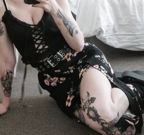 Foto di nudo di fuga di OnlyFans di Missdellavigne