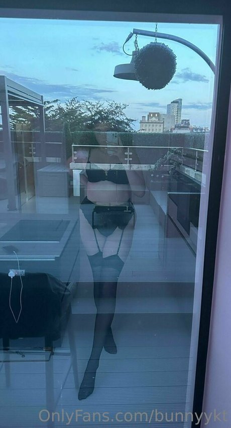 Foto di nudo di fuga di OnlyFans di Tallbunnyy