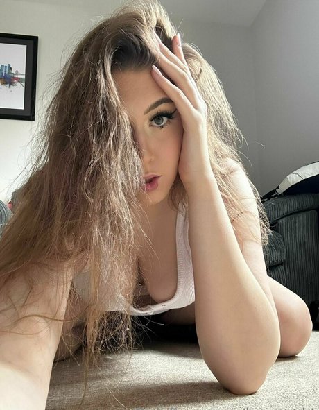Foto di nudo di fuga di OnlyFans di Tallbunnyy