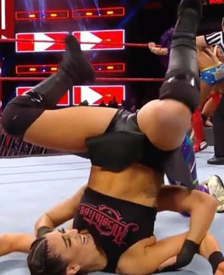 Sonya Deville