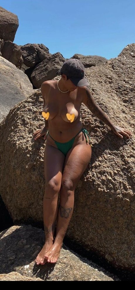 Foto di nudo di fuga di OnlyFans di Julia Bhering