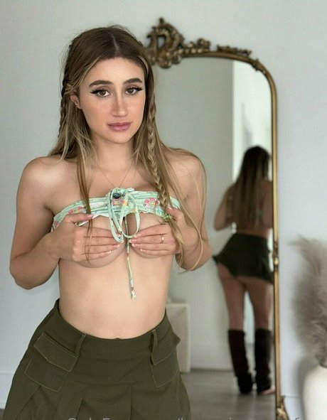 Foto di nudo di fuga di OnlyFans di Bronwin