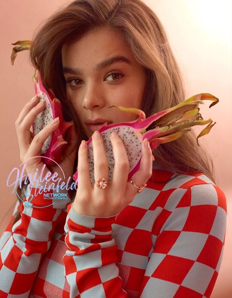 Hailee Steinfeld