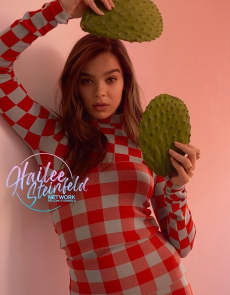 Hailee Steinfeld