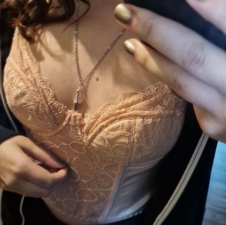 Foto di nudo di fuga di OnlyFans di Sleepybunny
