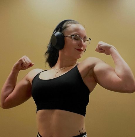 Foto di nudo di fuga di OnlyFans di Musclemommy002