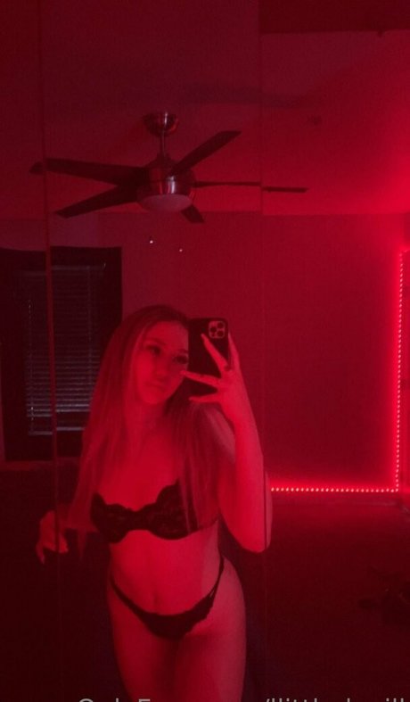 Foto di nudo di fuga di OnlyFans di Samisinss