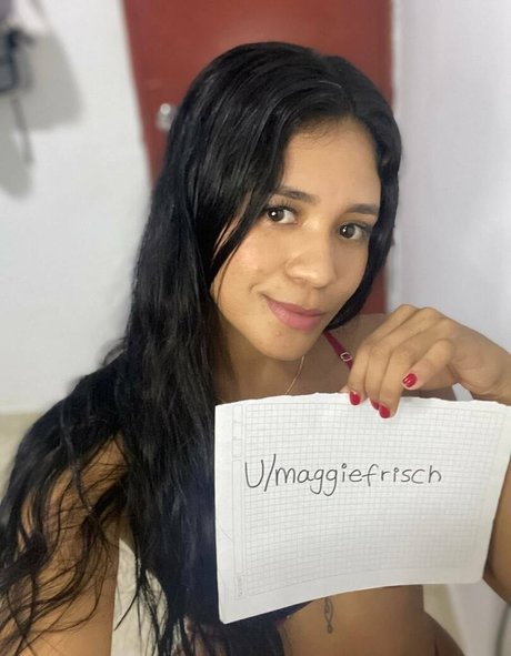 Foto di nudo di fuga di OnlyFans di Maggie