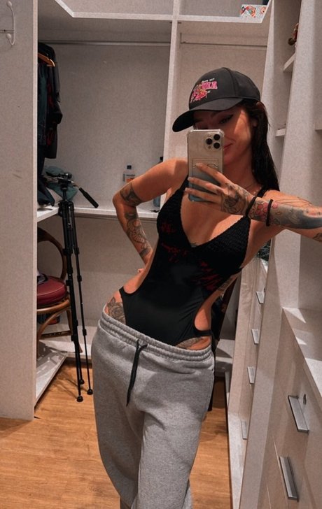 Foto di nudo di fuga di OnlyFans di Leticia Caputi