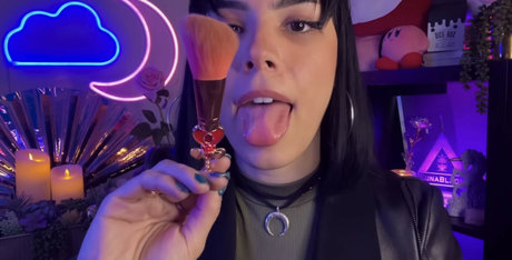 Luna Bloom