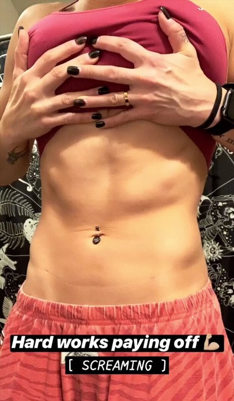 Foto di nudo di fuga di OnlyFans di Rhea Ripley