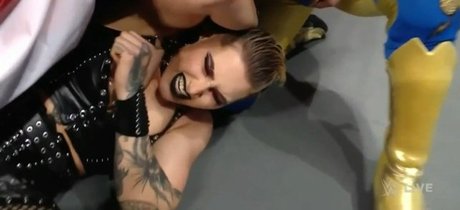 Foto di nudo di fuga di OnlyFans di Rhea Ripley