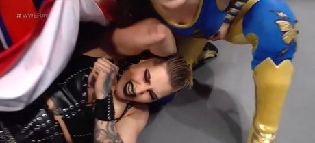 Foto di nudo di fuga di OnlyFans di Rhea Ripley