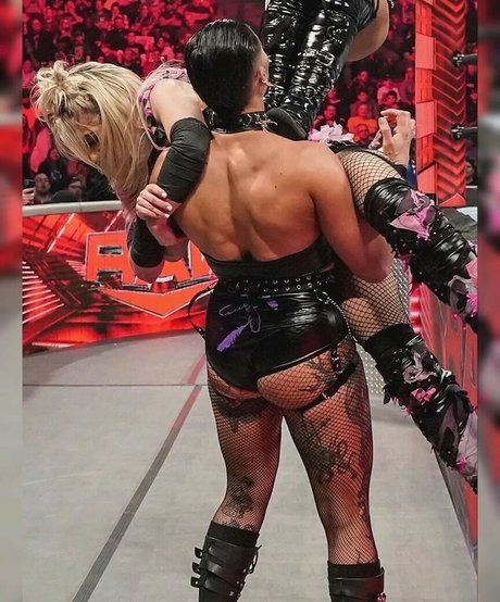 Foto di nudo di fuga di OnlyFans di Rhea Ripley