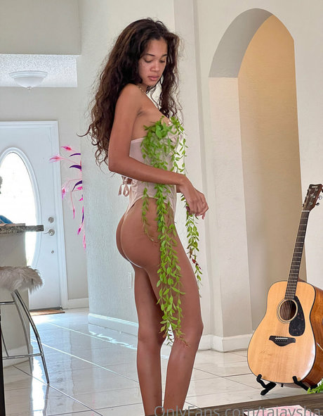 Foto di nudo di fuga di OnlyFans di Taiaysha