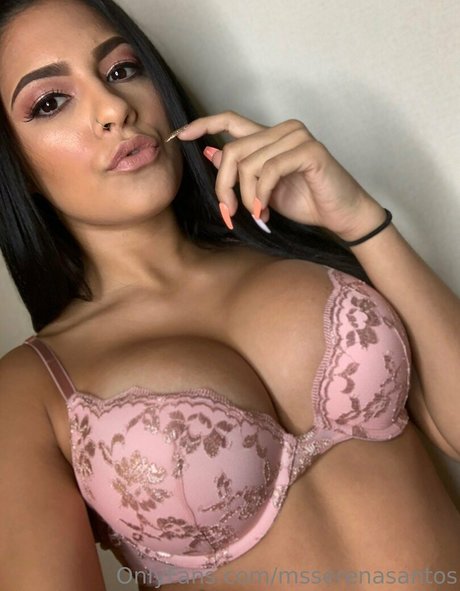 Foto di nudo di fuga di OnlyFans di Msserenasantos