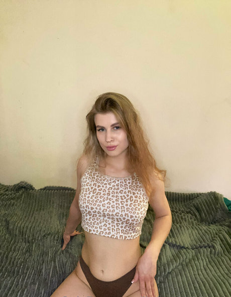 Foto di nudo di fuga di OnlyFans di Littlemisskimmy