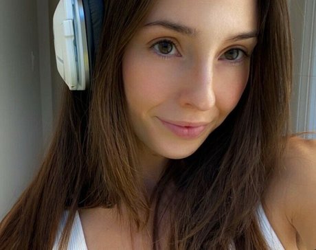 Taylor Alesia