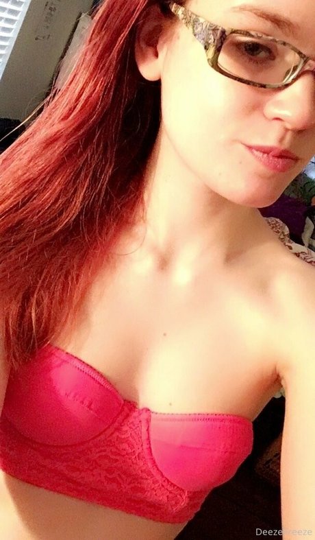 Foto di nudo di fuga di OnlyFans di Deezefreeze