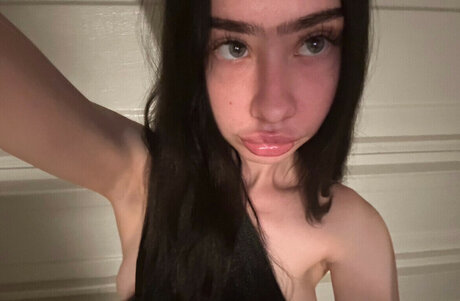 Foto di nudo di fuga di OnlyFans di Kristensilvaaaa