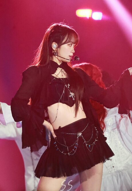 Kim Chaewon