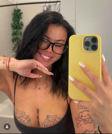 Foto di nudo di fuga di OnlyFans di Emilyafeng