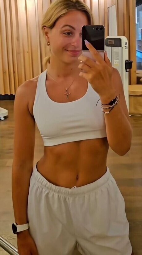 Foto di nudo di fuga di OnlyFans di Sophia Flrsch