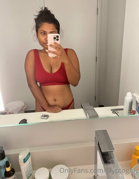 Foto di nudo di fuga di OnlyFans di Miss Patel