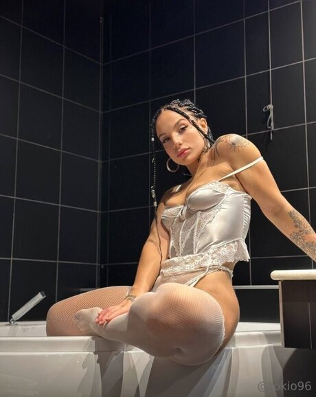 Foto di nudo di fuga di OnlyFans di Tokyo96