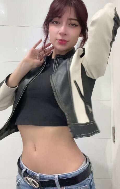 Foto di nudo di fuga di OnlyFans di Antoaa