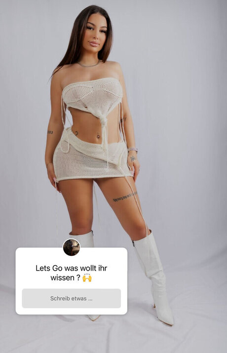 Foto di nudo di fuga di OnlyFans di Selinkitmir