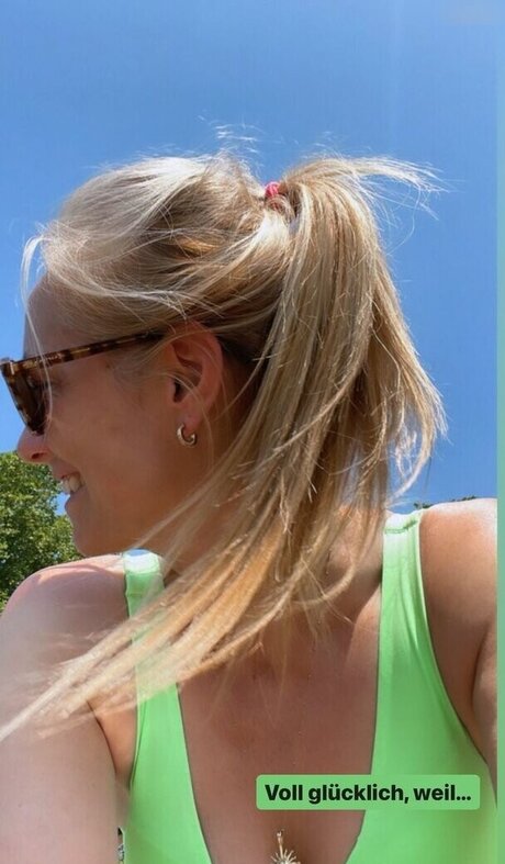 Foto di nudo di fuga di OnlyFans di Angela Fingererben