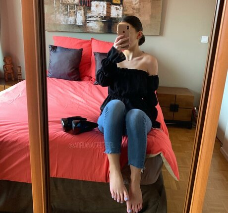 Adrianafeetgirl