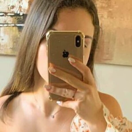 Adrianafeetgirl