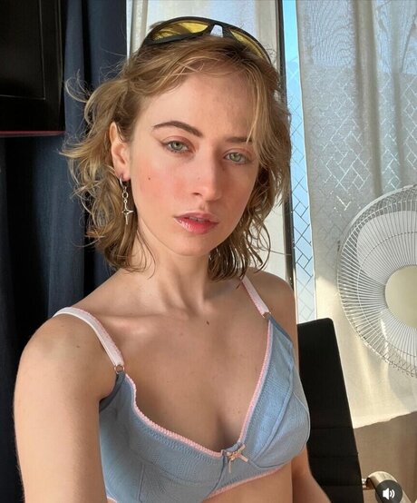 Foto di nudo di fuga di OnlyFans di Buguniverse