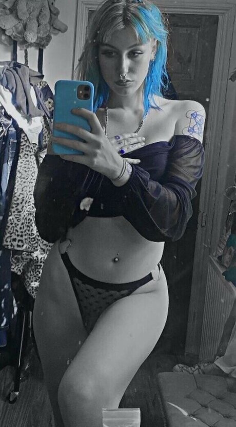 Foto di nudo di fuga di OnlyFans di Sisterwhippy