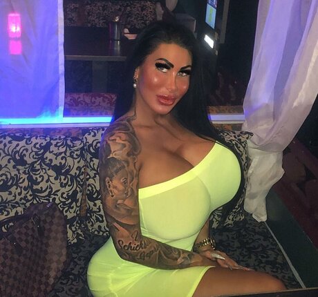 Foto di nudo di fuga di OnlyFans di Real Barbie Berlin