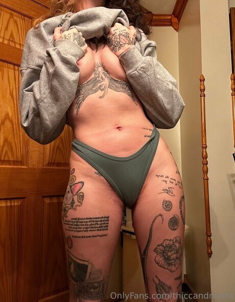Foto di nudo di fuga di OnlyFans di Thiccandmorts