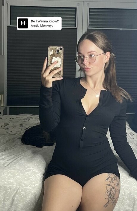 Foto di nudo di fuga di OnlyFans di Povitsliv