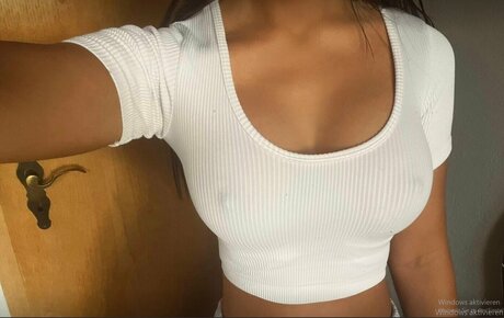 Foto di nudo di fuga di OnlyFans di Jessica Alessandra