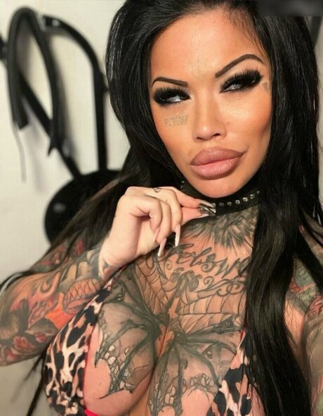 Foto di nudo di fuga di OnlyFans di Catherine Teufelsweib