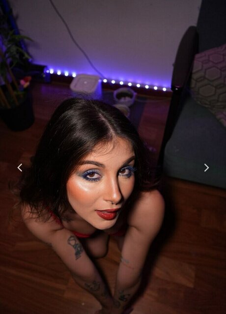 Foto di nudo di fuga di OnlyFans di White Essence