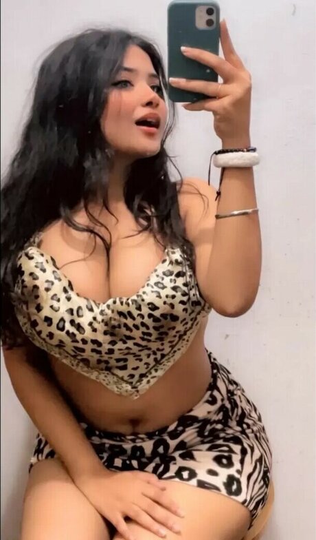 Foto di nudo di fuga di OnlyFans di Jiyalicioux