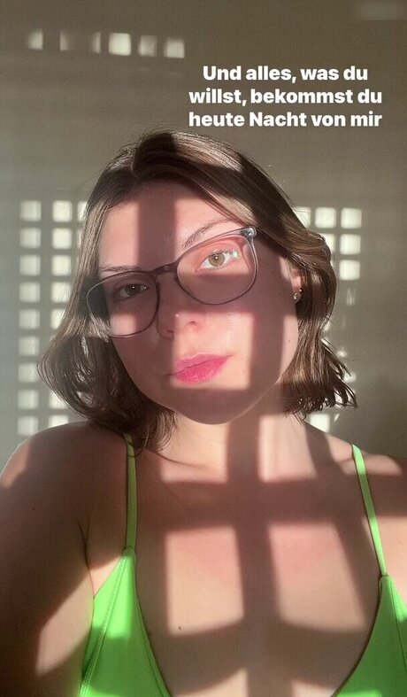 Foto di nudo di fuga di OnlyFans di Anne Sttzner