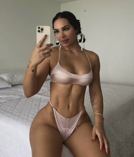 Foto di nudo di fuga di OnlyFans di Andrea Valdiri