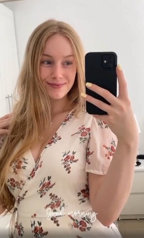 Foto di nudo di fuga di OnlyFans di Nadine Von Relaxasmr